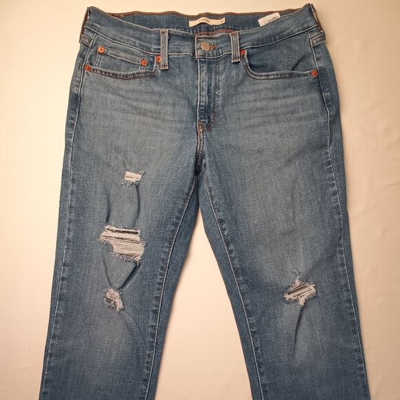 Levi's Boyfriend Jeans Size 30/10 Mid Rise Slim Leg Medium Wash Distrressed - Picture 2 of 9